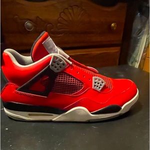 Jordan 4 Toro